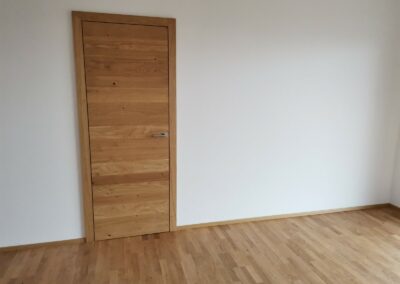 Realizace – dubových dveří a dřevěné podlahy